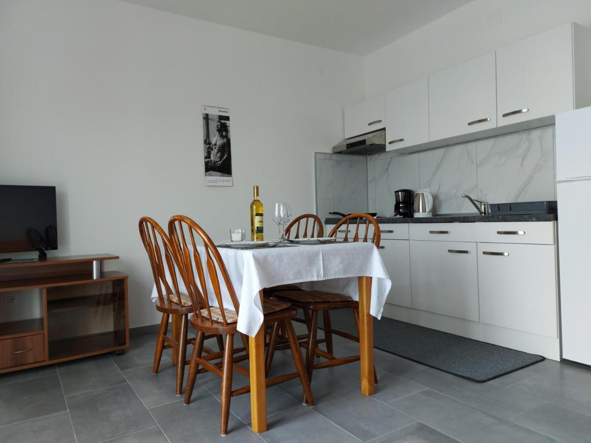Apartmani Mare Novi Vinodolski Exterior foto