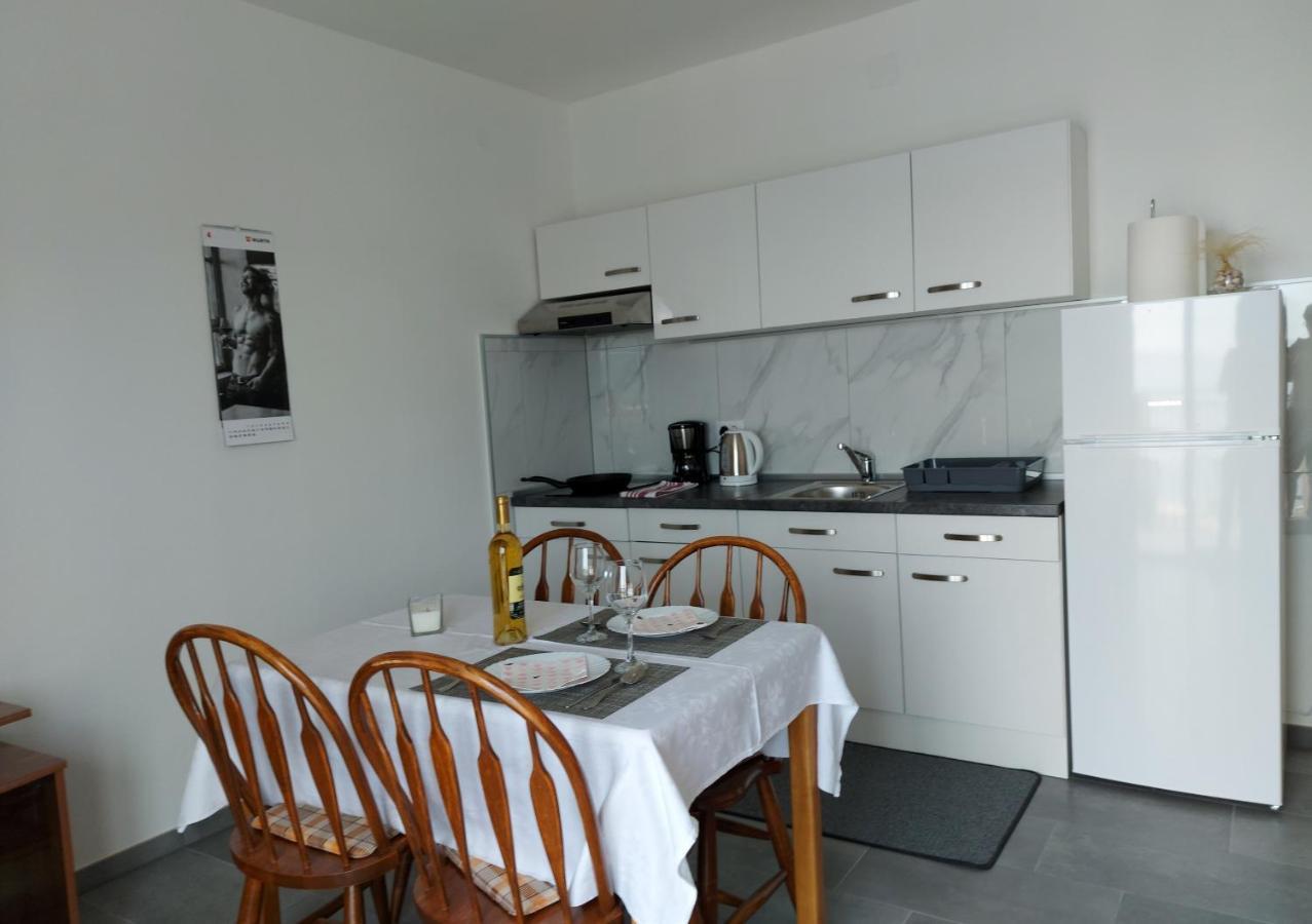 Apartmani Mare Novi Vinodolski Exterior foto